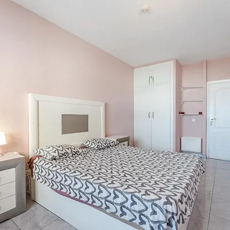 Apartment South Paradise