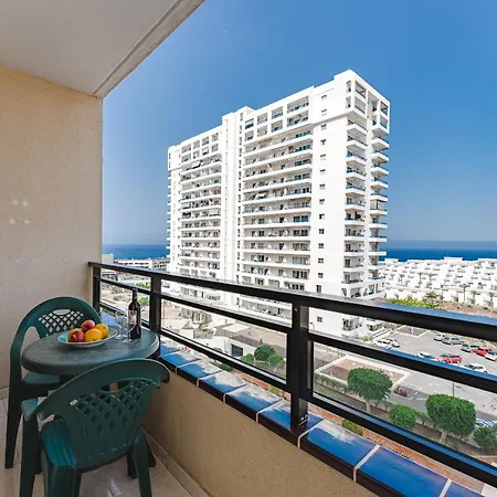South Paradise Apartment